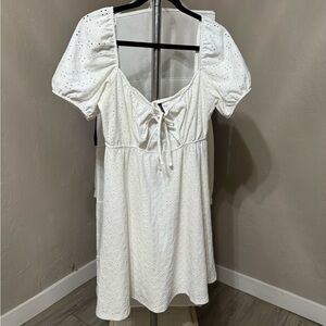 Divided by H&M Beautiful White On or Off the Shoulder Dress Excellent Cond. Med.